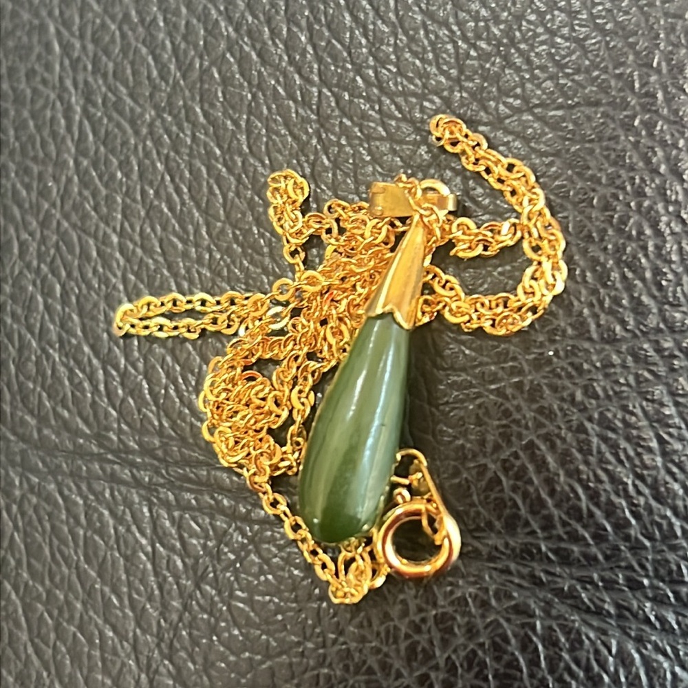 Precious Green Jade Pendant Necklace